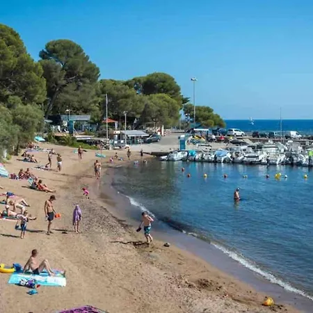 Apartment Studio A 50m De La Mer, Belle Terrasse Plein Sud Saint-Raphael (Var)